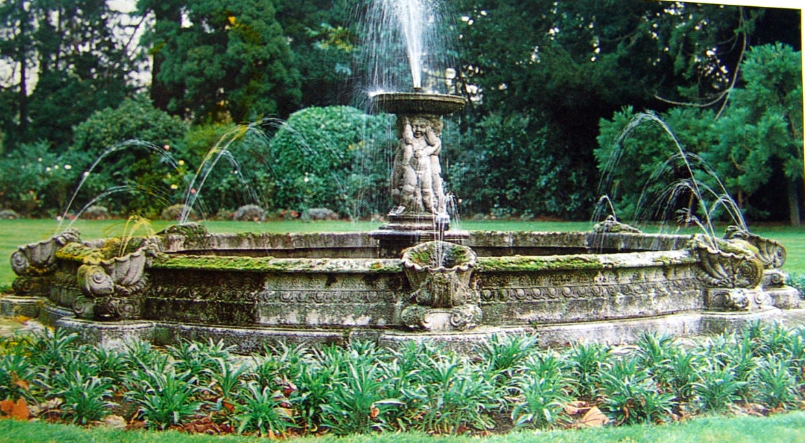 Ancient Fountain Italian MAde Water Fountain antique Fountain 